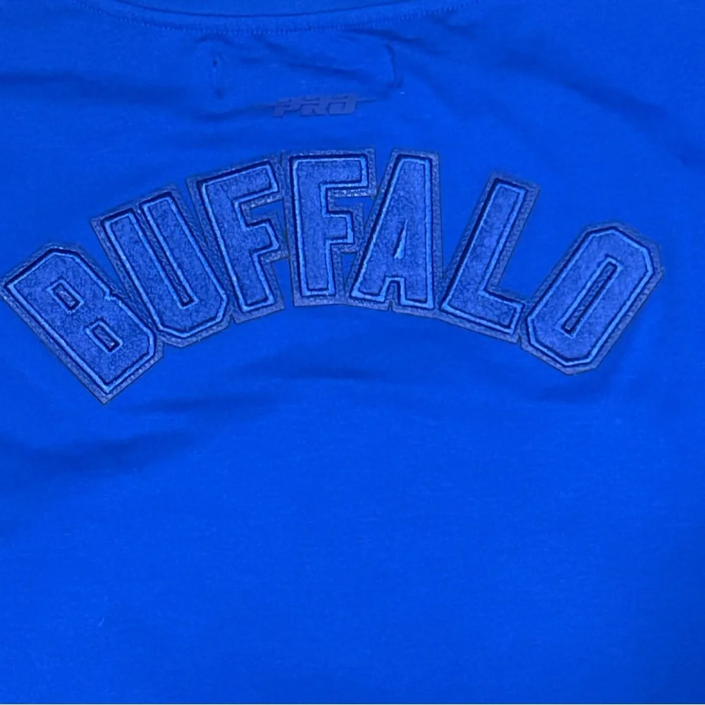 Buffalo Bills Woman’s Cropped T-Shirt (NWT) - Picture 4 of 9